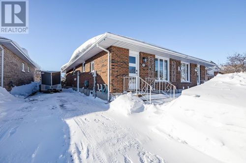 93 Pozzebon Cres, Sault Ste. Marie, ON, P6C6B4 | Card Image