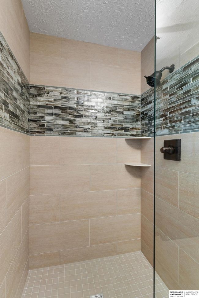 6421 Shenandoah Dr, House other with 4 bedrooms, 4 bathrooms and 3 parking in Lincoln NE | Image 33