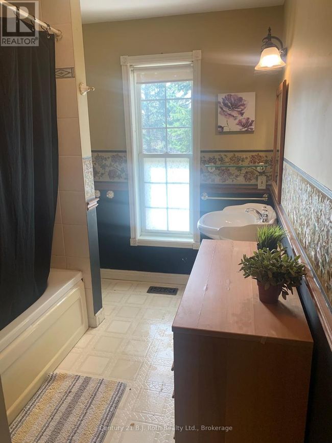 1087 Merkley Rd, House other with 2 bedrooms, 3 bathrooms and 10 parking in Gravenhurst ON | Image 19