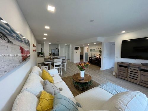 apt-107-3944 Ne 167th St, North Miami Beach, FL, 33160-3544 | Card Image