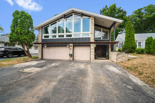 10340 W Rogers St, WEST ALLIS, WI, 53227-1372 | Card Image