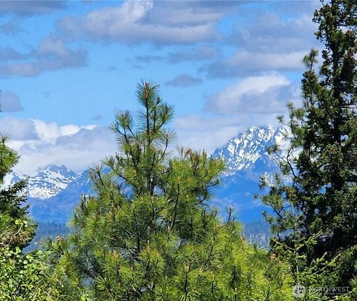 2 Upper Peoh Point Rd, Cle Elum, WA, 98922-8067 | Card Image