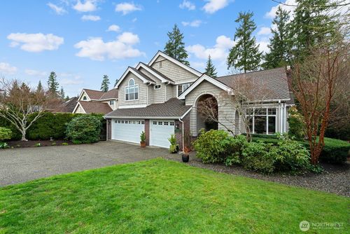 10810 177th Ct Ne, Redmond, WA, 98052-7213 | Card Image