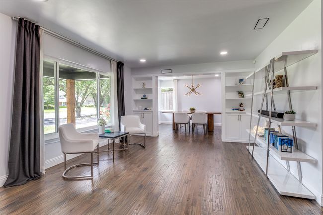 7127 E Mockingbird Ln, House other with 2 bedrooms, 2 bathrooms and null parking in Dallas TX | Image 4