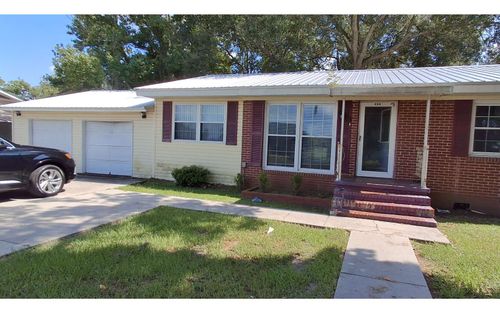 638 Ne Bailey St, Lake City, FL, 32055-1758 | Card Image