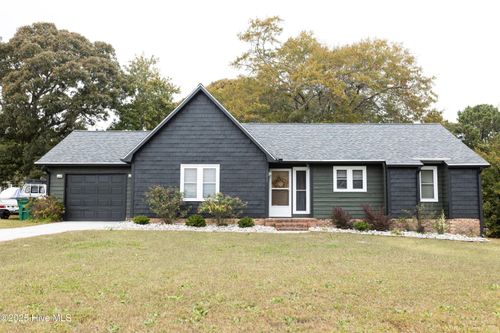 101 Walnut Dr, Swansboro, NC, 28584-9136 | Card Image