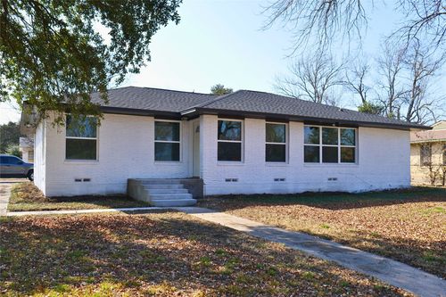 1555 Cape Cod Drive, Dallas, TX, 75216 | Card Image