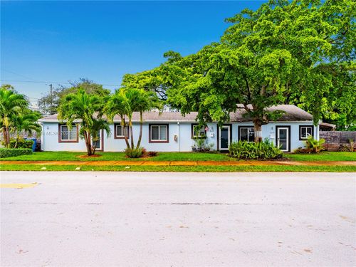 3641-3621 Ne 11th Ave, Oakland Park, FL, 33334-2909 | Card Image