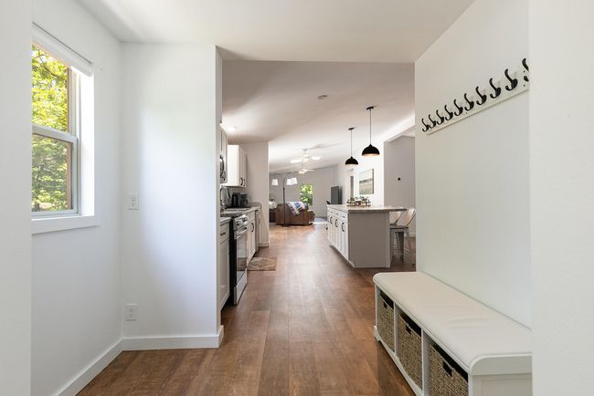 Mudroom Entry | Image 14