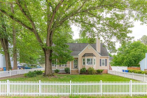 3911 Hilltop Field Dr, Chester, VA, 23831-1179 | Card Image