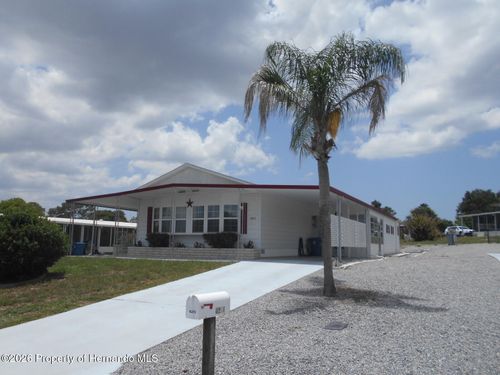 8271 Modena Ave, BROOKSVILLE, FL, 34613-5814 | Card Image
