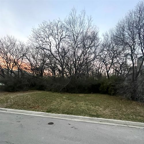 1417 Fox Holw, Denton, TX, 76205-5133 | Card Image