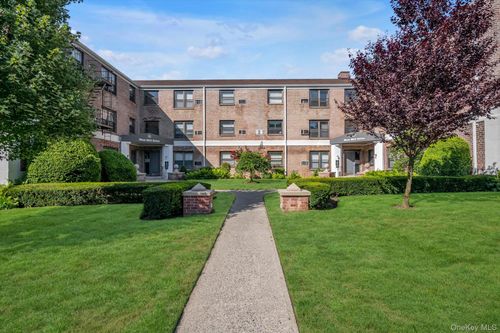 1b-2 W Mill Dr, Great Neck, NY, 11021-4023 | Card Image