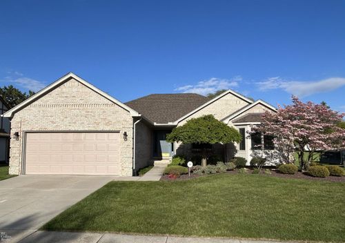 32490 Pine Ridge Dr, Warren, MI, 48093-1000 | Card Image