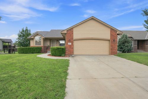 2421 N Fieldstone St, Andover, KS, 67002-7554 | Card Image