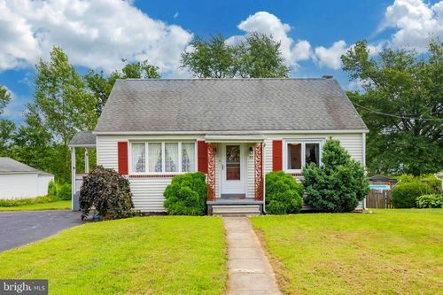 90 Jackson Rd, GILBERTSVILLE, PA, 19525-9527 | Card Image