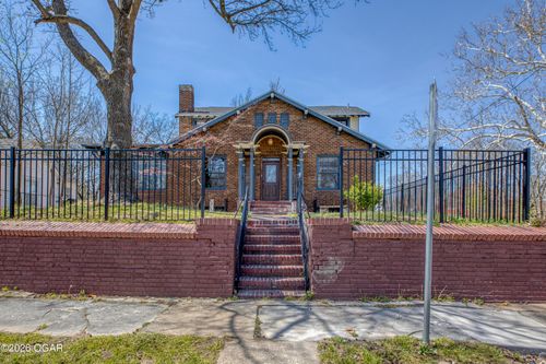 328 N Byers Ave, Joplin, MO, 64801-2712 | Card Image