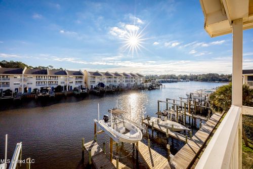 apt-f16-2421 Beachview Dr, Ocean Springs, MS, 39564-9551 | Card Image