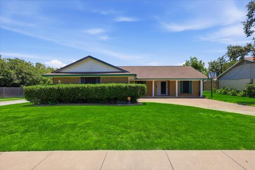 2132 Bordeaux Dr, Carrollton, TX, 75007-5501 | Card Image