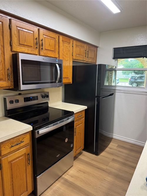 926 Malibu Dr, Garland, TX, 75043-2615 | Card Image