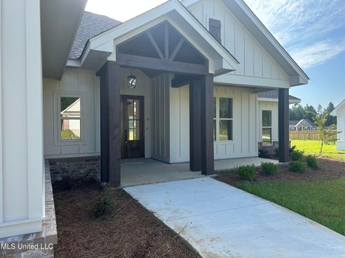 24 Pipestone Pass, Sumrall, MS, 39482-1204 | Card Image