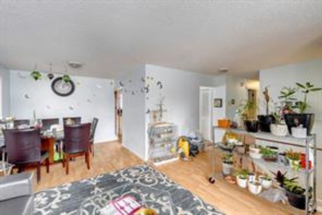 9611 24 St Sw, House detached with 5 bedrooms, 2 bathrooms and 2 parking in Calgary AB | Image 6