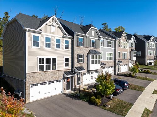 452 Greenwood Dr, Canonsburg, PA, 15317-5266 | Card Image