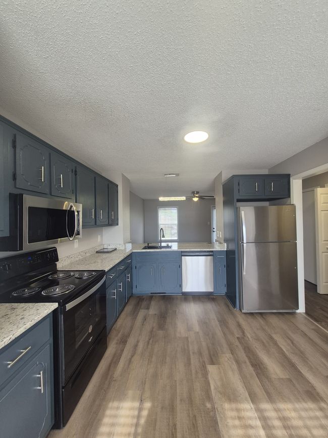 200 Tree Line Dr, Condo with 2 bedrooms, 2 bathrooms and 2 parking in Oak Grove KY | Image 7