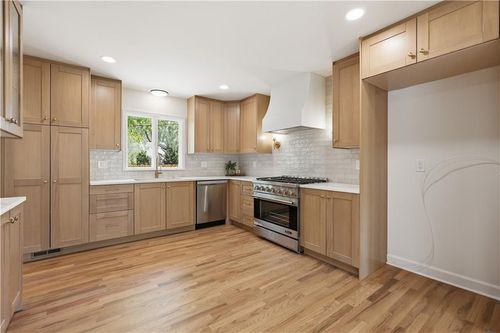 9827 Delmar Ln, Overland Park, KS, 66207-3562 | Card Image