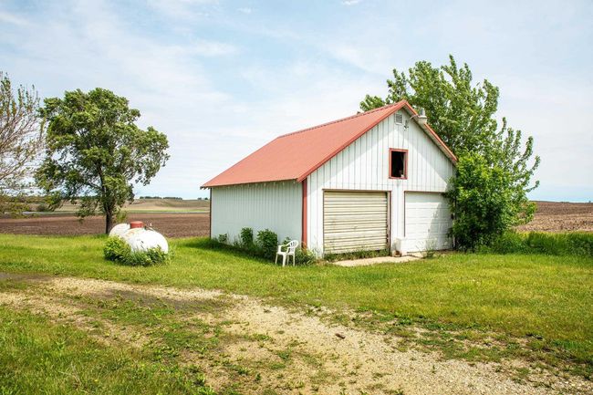 28352 Evergreen Ave, Home with 4 bedrooms, 1 bathrooms and null parking in Aplington IA | Image 15