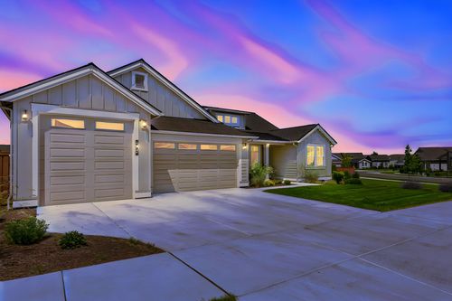 3639 Ne Desert Juniper Ln, Bend, OR, 97701-7307 | Card Image