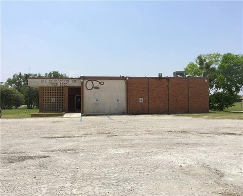 127 Fairgrounds Rd, Refugio, TX, 78377-4420 | Card Image