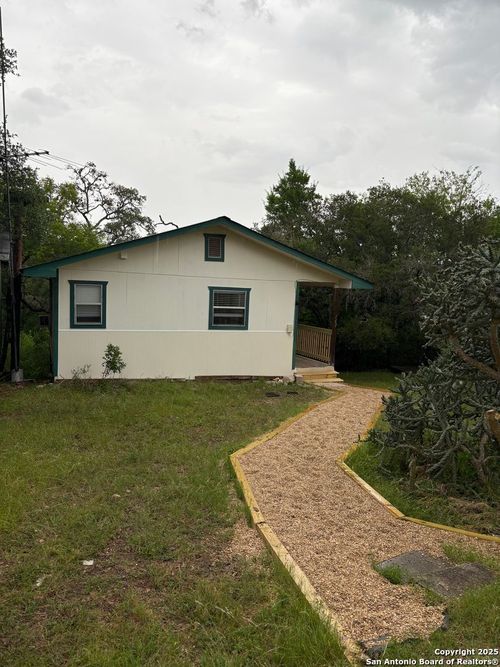 163 Oakridge Trl, Pipe Creek, TX, 78063-5932 | Card Image