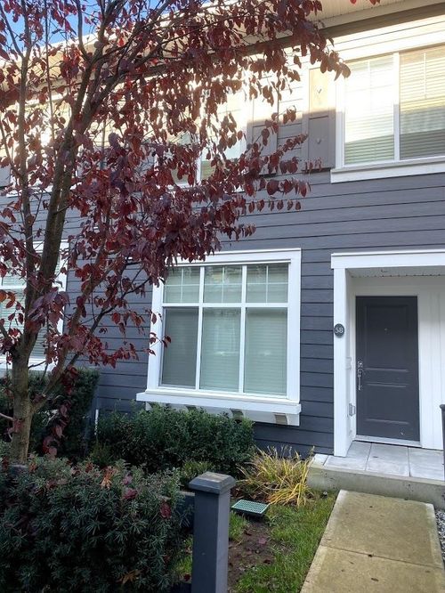 8130 136 A Street, Surrey, BC, V3W1H9 | Card Image