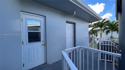 apt-217-1701 Ne Miami Gardens Dr, Miami, FL, 33179-5343 | Card Image