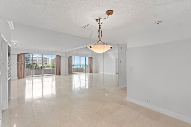 APT-633 - 201 Crandon Blvd, Condo with 2 bedrooms, 2 bathrooms and null parking in Key Biscayne FL | Image 10