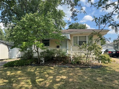2065 Hackberry St, Akron, OH, 44301-2865 | Card Image