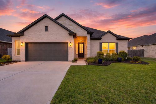 441 Hunters Crossing Dr, Sealy, TX, 77474-2454 | Card Image