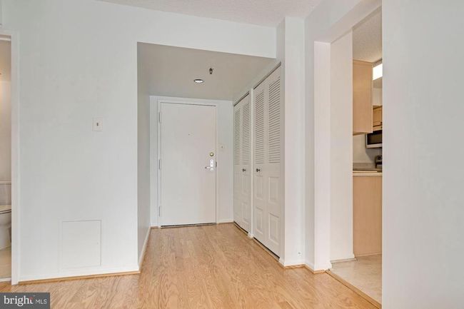 APT-303 - 7401 Westlake Ter, Condo with 1 bedrooms, 1 bathrooms and null parking in BETHESDA MD | Image 5