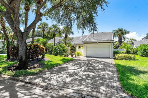 17 Clubhouse Ln, Boynton Beach, FL, 33436-6056 | Card Image