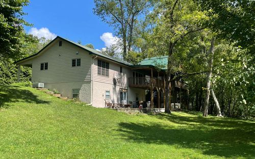 69 River Oaks Dr, Hayesville, NC, 28904-7854 | Card Image