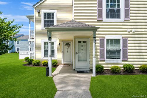 124 Fairview Cir, Middle Island, NY, 11953-2344 | Card Image