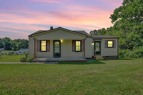 20 Coral Ln, Rocky Mount, VA, 24151-6040 | Card Image