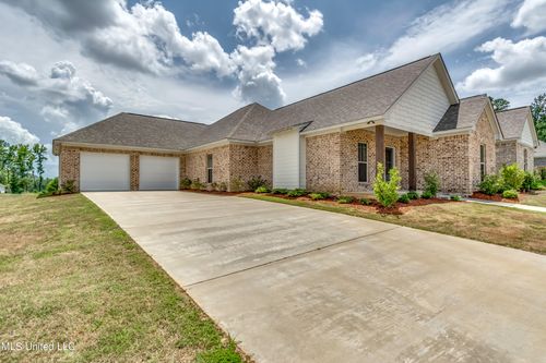 825 Long Leaf Circle, Brandon, MS, 39042 | Card Image