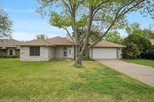 63 Robins Nest Dr, Hickory Creek, TX, 75065-3130 | Card Image