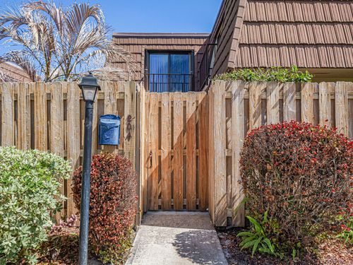 apt-20a-1166 6th Ave, Vero Beach, FL, 32960-5970 | Card Image