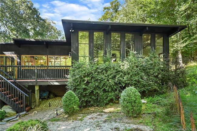 Landscaped front | Image 5