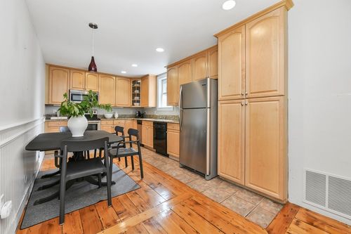 93 Dresser St, Boston, MA, 02127-1337 | Card Image