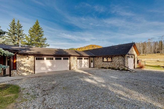 100 Saddle Road, House other with 3 bedrooms, 3 bathrooms and null parking in Bragg Creek AB | Image 27
