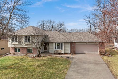 6667 Kingsview Ln N, Maple Grove, MN, 55311-4132 | Card Image